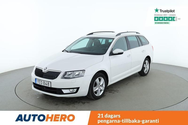 Vit Begagnad 2016 Skoda Octavia Ambition Kombi | 122 000 kr (Marknadspris) - Bild 1/4