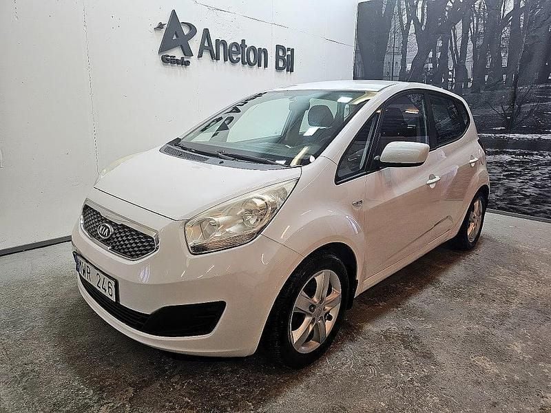 Vit Begagnad 2010 Kia Venga Halvkombi | 54 900 kr (Marknadspris) - Bild 1/4