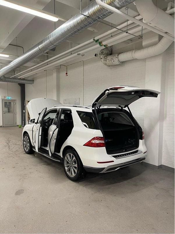 Vit Begagnad 2014 Mercedes ML250 SUV | 239 000 kr - Bild 1/4