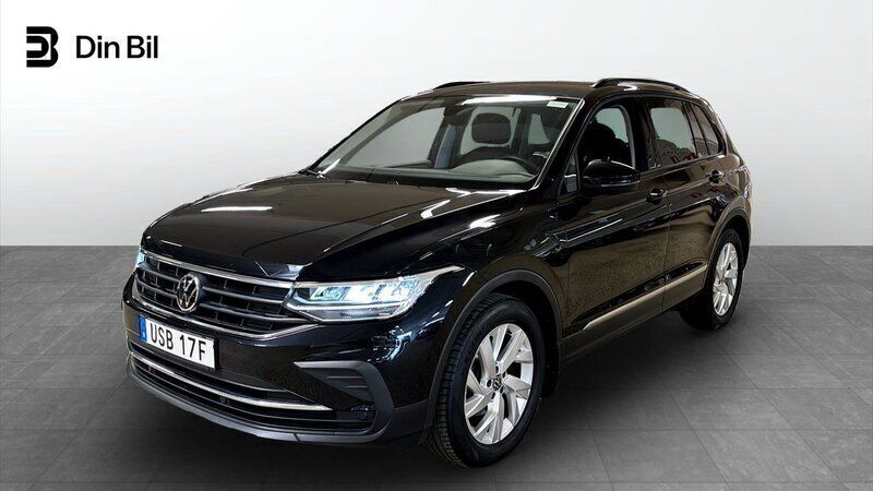 Svart Begagnad 2021 VW Tiguan SUV | 269 800 kr (Marknadspris) - Bild 1/4