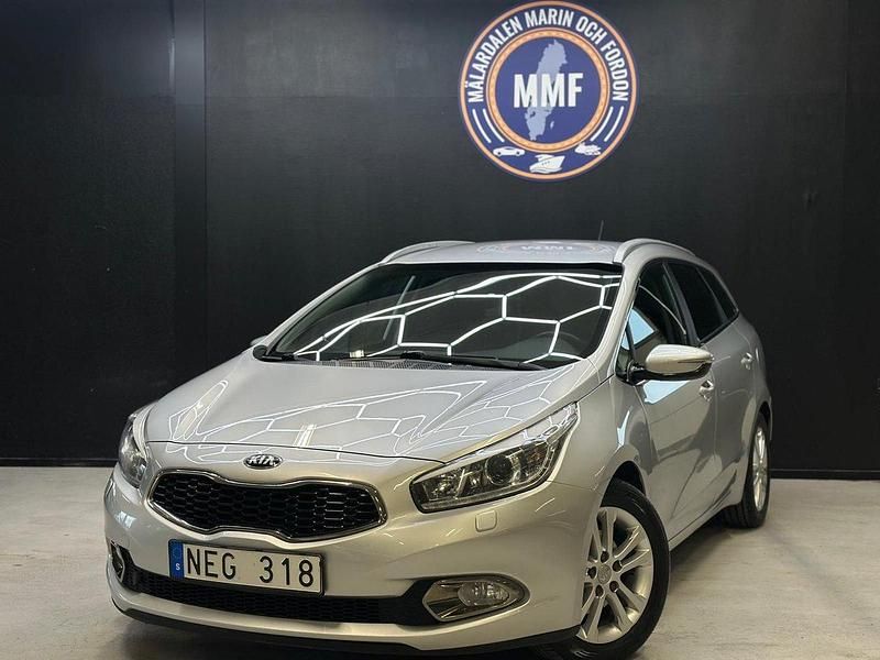 Grå Begagnad 2013 Kia Ceed Sportswagon Comfort Kombi | 84 800 kr (Marknadspris) - Bild 1/4