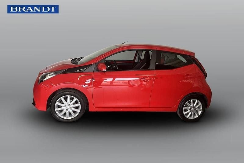 Röd Begagnad 2019 Toyota Aygo Halvkombi | 99 900 kr (Marknadspris) - Bild 1/3