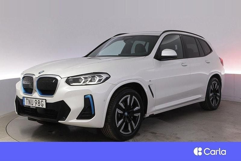 Vit Begagnad 2022 BMW iX3 M Sport SUV | 409 900 kr (Marknadspris) - Bild 1/4