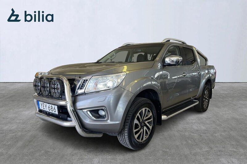 Grå Begagnad 2016 Nissan Navara 360º Pickup | 184 900 kr (Marknadspris) - Bild 1/4