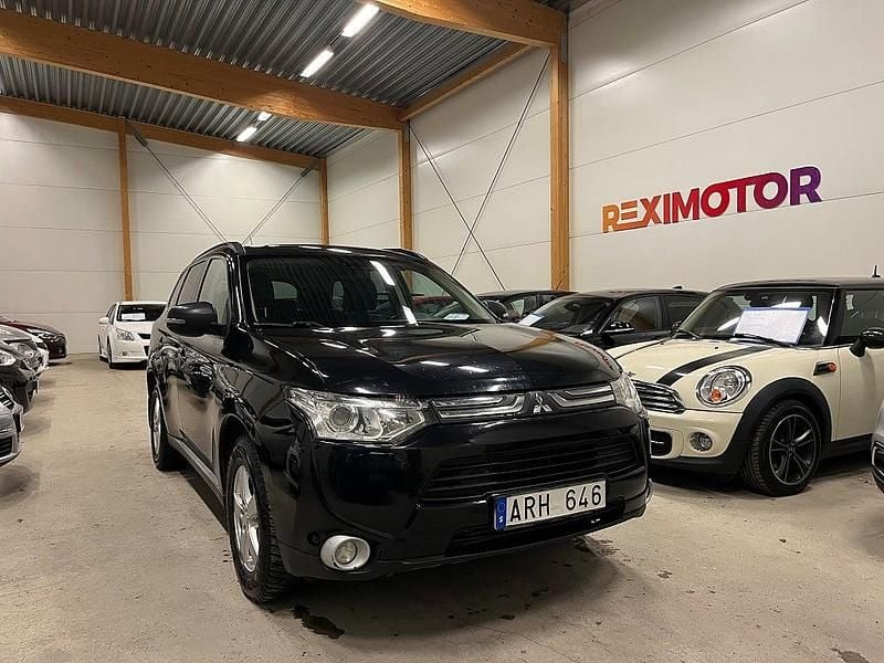 Svart Begagnad 2013 Mitsubishi Outlander SUV | 89 900 kr (Marknadspris) - Bild 1/4