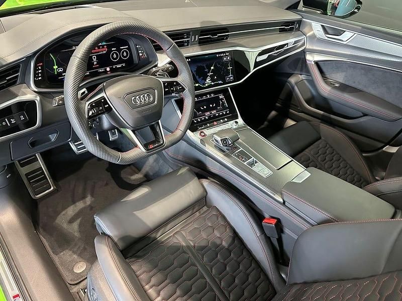 Begagnad Audi RS6 Performance 630 HK (463 kW) 2023 Individual green Kombi
