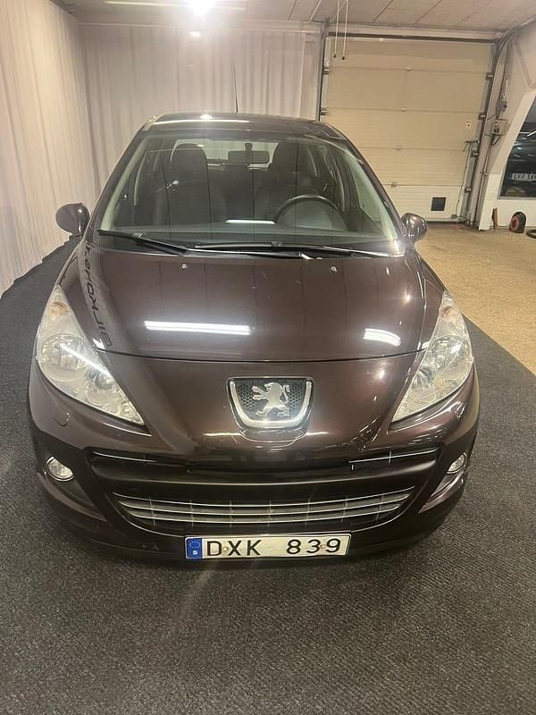 Begagnad 2011 Peugeot 207 Halvkombi | 26 000 kr (Lite dyr) - Bild 1/4