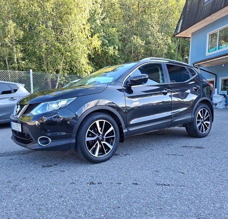 Svart Begagnad 2016 Nissan Qashqai SUV | 149 900 kr (Marknadspris) - Bild 1/4