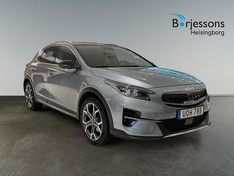 Grå Begagnad 2022 Kia XCeed SUV | 219 900 kr (Bra pris) - Bild 1/4