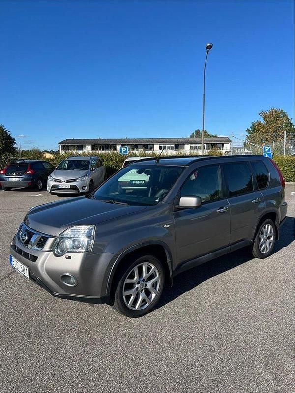 Grå Begagnad 2013 Nissan X-Trail SUV | 89 000 kr (Marknadspris) - Bild 1/4