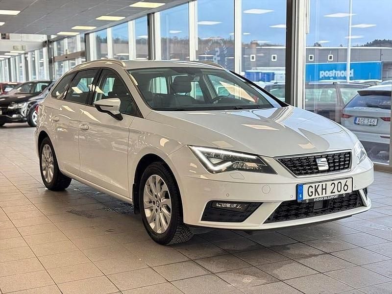 Vit Begagnad 2018 Seat Leon ST Kombi | 109 900 kr (Marknadspris) - Bild 1/4