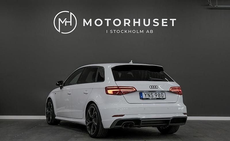 Begagnad Audi A3 Sportback S-Line 190 HK (139 kW) 2017 Vit Halvkombi