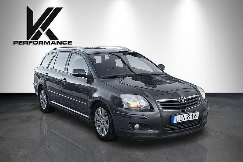 Begagnad Toyota Avensis 147 HK (108 kW) 2007 Grå Kombi