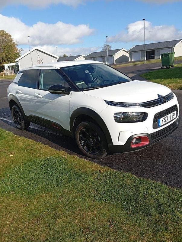 Vit Begagnad 2018 Citroën C4 Cactus PureTech Halvkombi | 115 000 kr (Superpris) - Bild 1/4