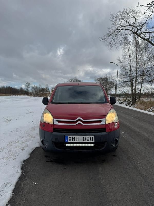 Begagnad Citroën Berlingo 90 HK (66 kW) 2010 Minibuss