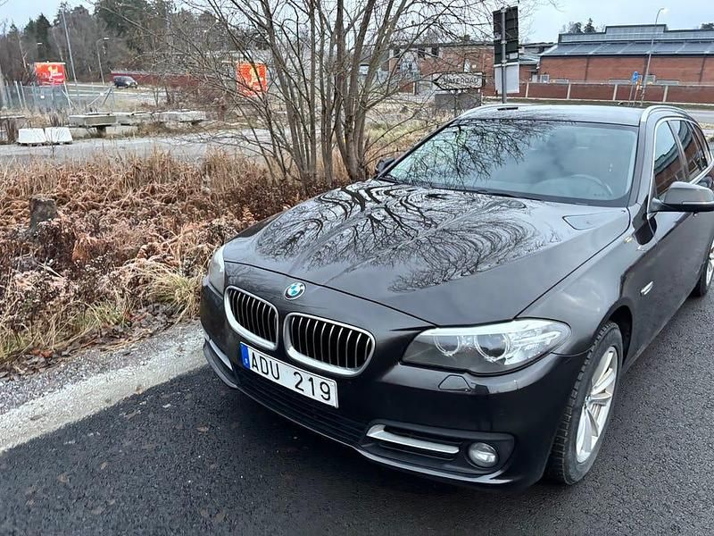 Begagnad 2014 BMW 520 Kombi | 125 000 kr (Bra pris) - Bild 1/4