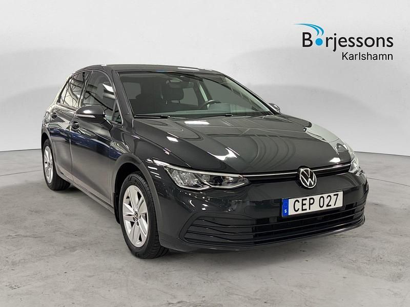 Grå Begagnad 2021 VW Golf VII | 189 000 kr - Bild 1/4