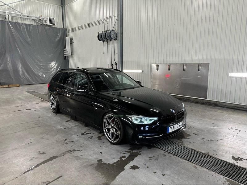 Begagnad 2016 BMW 318 Sport Line Kombi | 185 000 kr - Bild 1/4