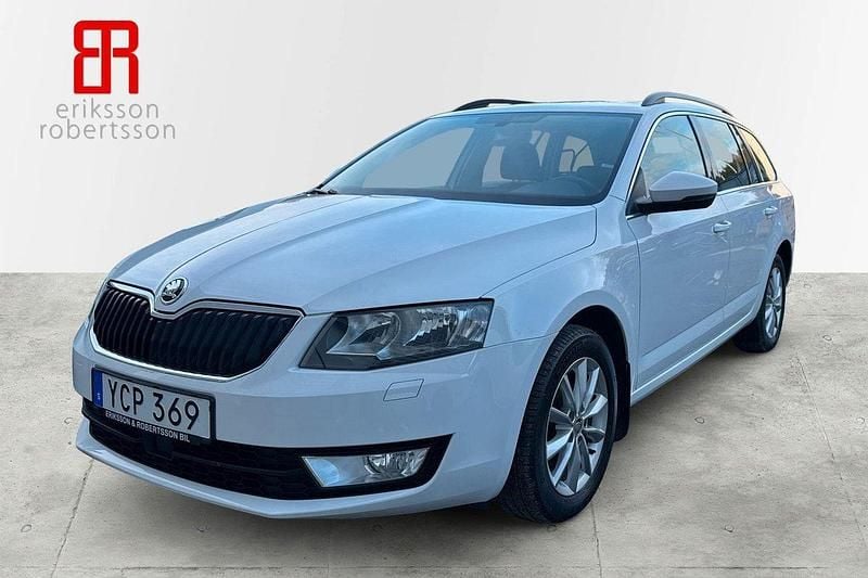 Vit Begagnad 2016 Skoda Octavia Kombi | 159 900 kr (Dyr) - Bild 1/4