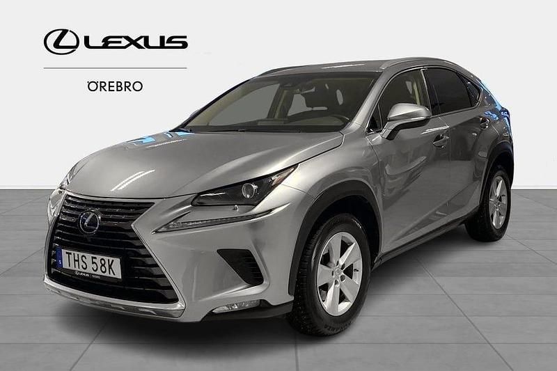 Grå Begagnad 2019 Lexus NX300h Executive Line SUV | 319 900 kr (Bra pris) - Bild 1/4
