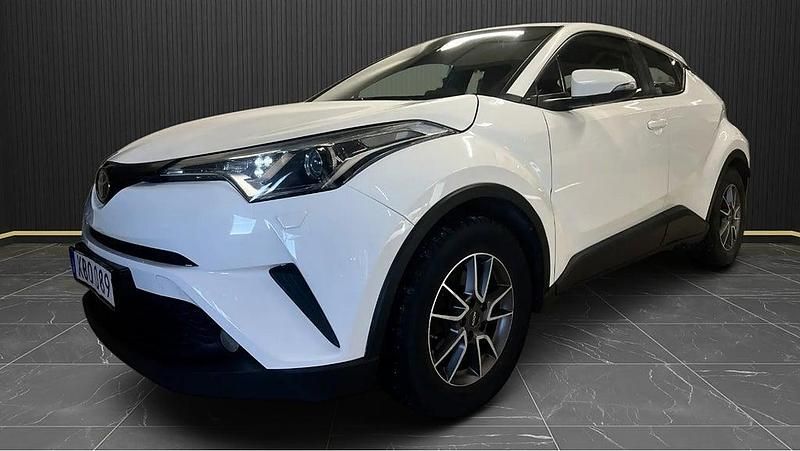 Begagnad Toyota C-HR Multidrive S 116 HK (85 kW) 2018 Vit SUV