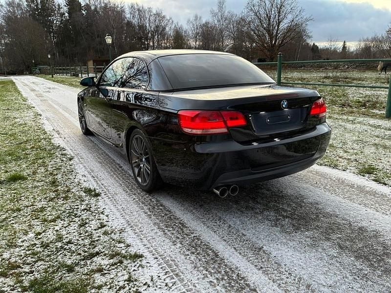 Begagnad BMW 325 M Sport 218 HK (160 kW) 2008 Black sapphire met