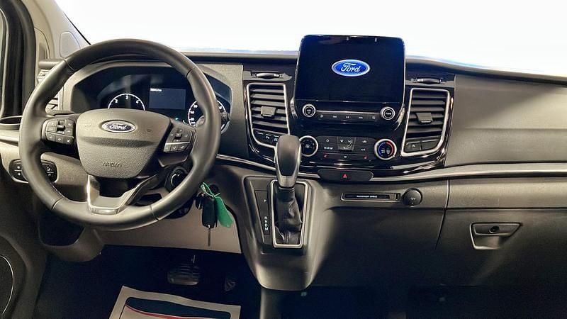 Begagnad Ford Tourneo Custom 2024 Vit Van