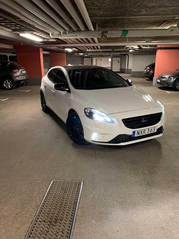 Begagnad Volvo V40 253 HK (186 kW) 2016 Solid vit