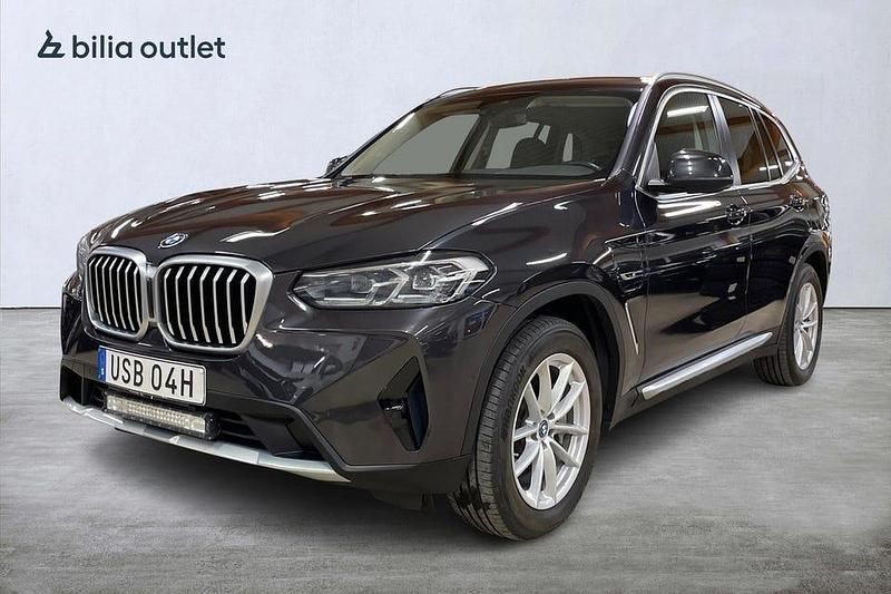 Grå Begagnad 2022 BMW X3 SUV | 359 900 kr - Bild 1/3