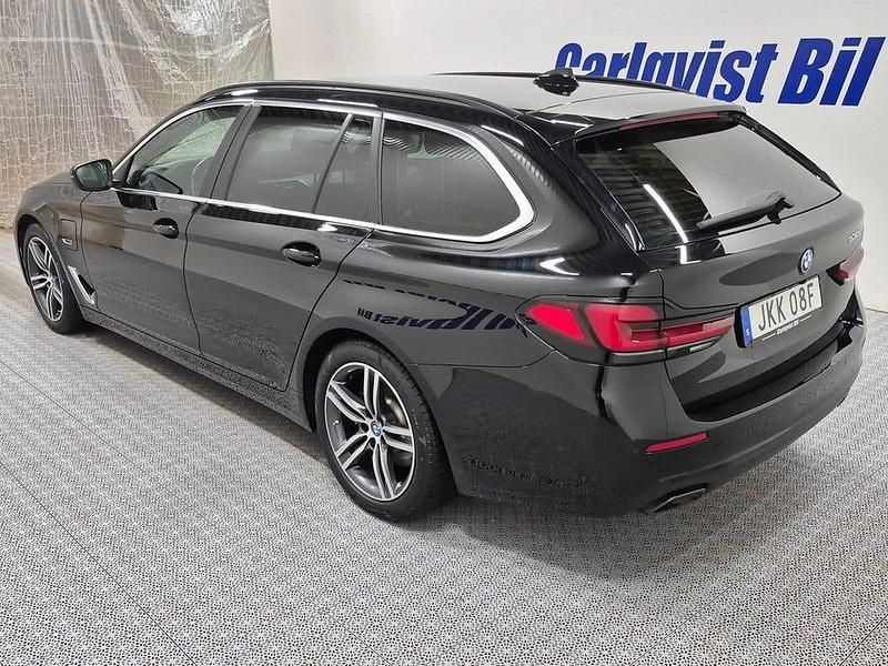 Begagnad BMW 530 184 HK (135 kW) 2022 Svart Kombi