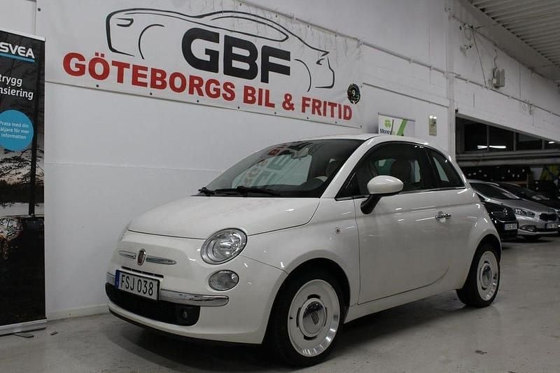 Vit Begagnad 2015 Fiat 500 Lounge Halvkombi | 69 900 kr (Marknadspris) - Bild 1/4