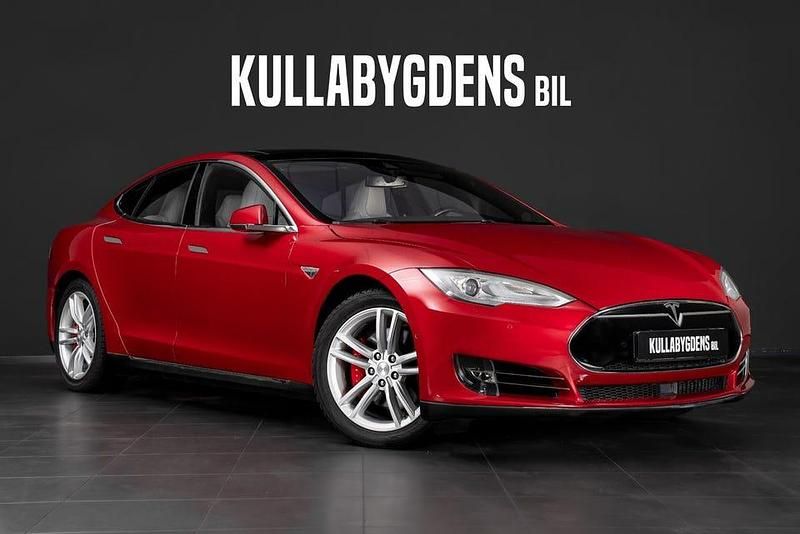 Röd Begagnad 2015 Tesla Model S Halvkombi | 349 000 kr (Dyr) - Bild 1/4