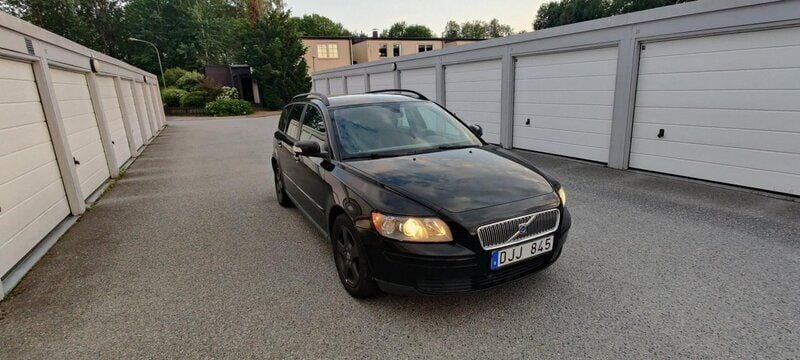 Svart Begagnad 2007 Volvo V50 Kombi | 11 000 kr (Bra pris) - Bild 1/4