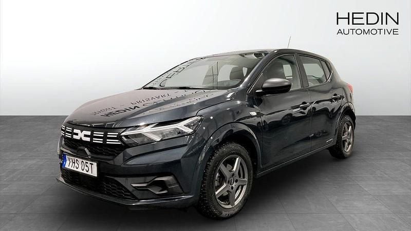 Grå Begagnad 2023 Dacia Sandero Halvkombi | 108 800 kr (Superpris) - Bild 1/4