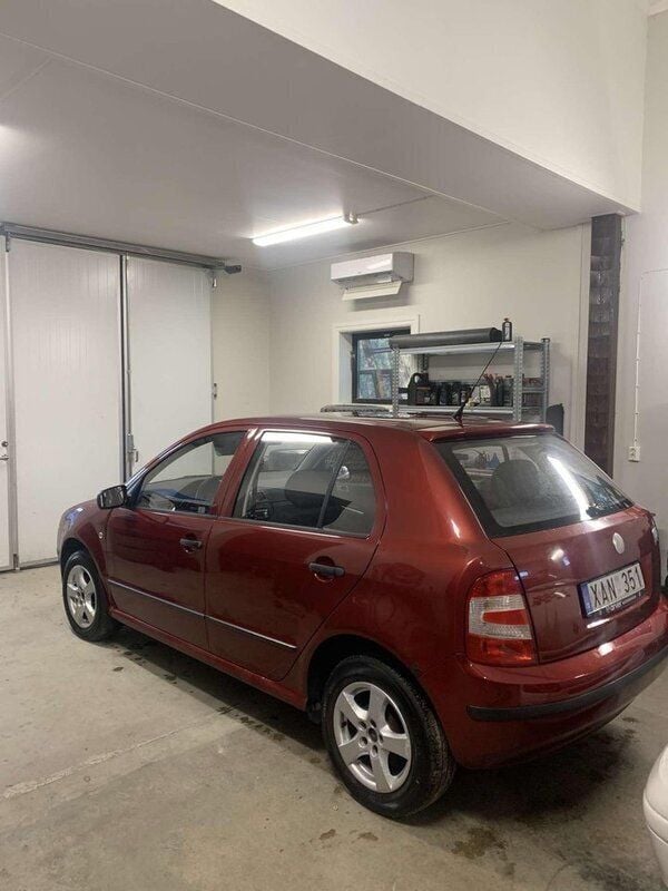 Röd Begagnad 2006 Skoda Fabia Halvkombi | 12 000 kr (Superpris) - Bild 1/4