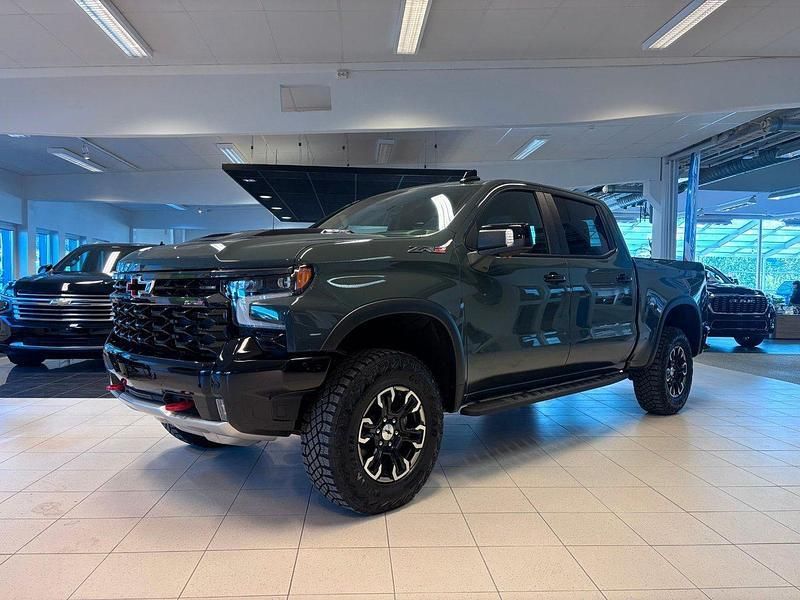 Ny 2025 Chevrolet Silverado Van | 1 236 250 kr (Lite dyr) - Bild 1/4