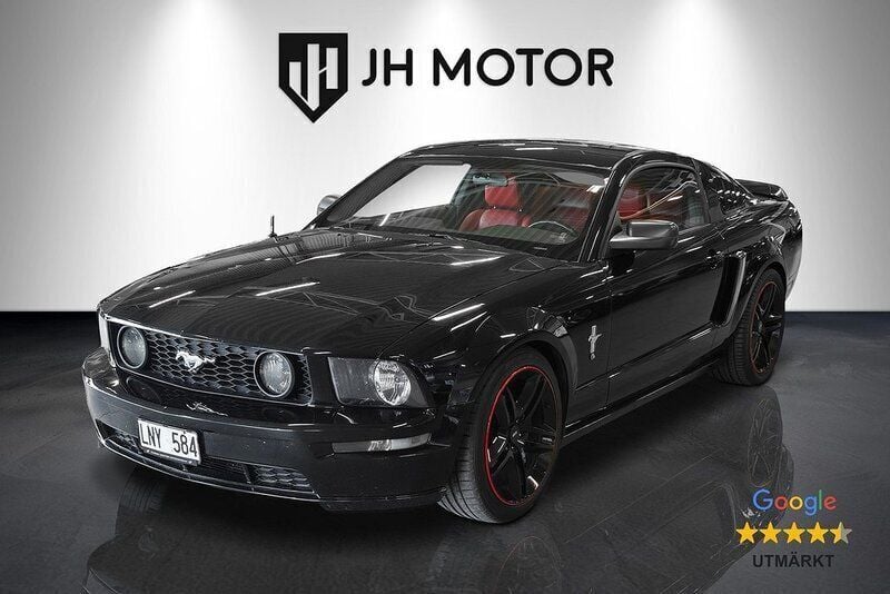 Svart Begagnad 2006 Ford Mustang GT Sportkupé | 249 900 kr - Bild 1/4