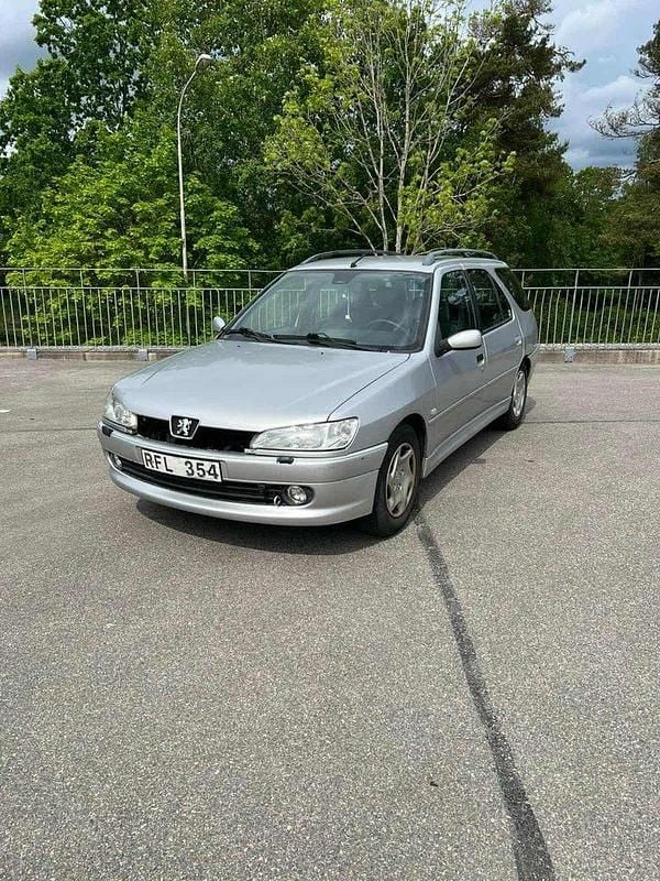 Grå Begagnad 2000 Peugeot 306 Kombi | 9 500 kr - Bild 1/3