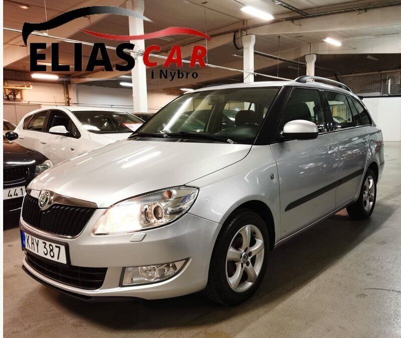 Brun (silver) Begagnad 2013 Skoda Fabia Kombi | 44 900 kr (Marknadspris) - Bild 1/4
