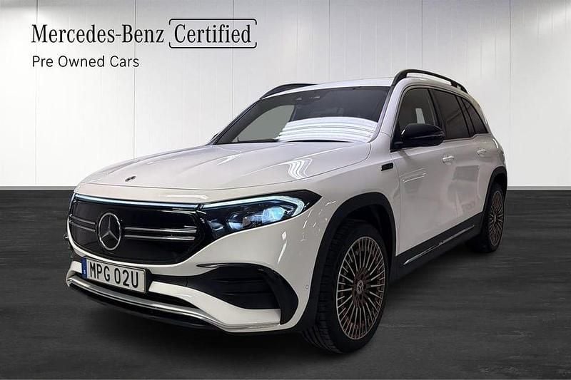 Vit Begagnad 2022 Mercedes EQB300 AMG SUV | 399 900 kr (Bra pris) - Bild 1/4