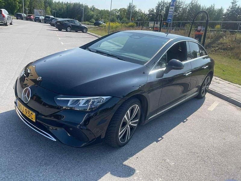Svart Begagnad 2023 Mercedes EQE300 Avantgarde Sedan | 450 000 kr - Bild 1/4