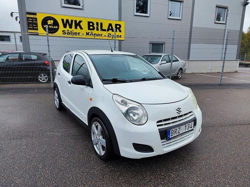Vit Begagnad 2009 Suzuki Alto Halvkombi | 18 900 kr (Marknadspris) - Bild 1/4