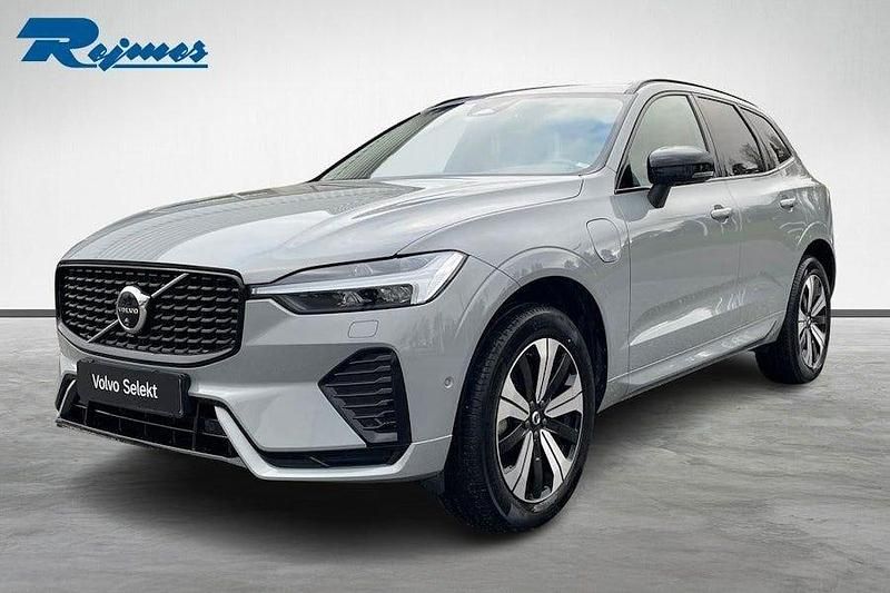 Vapour grey metallic Begagnad 2025 Volvo XC60 Plus SUV | 559 900 kr (Marknadspris) - Bild 1/4