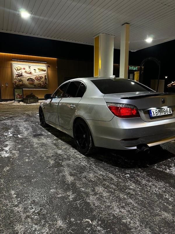 Begagnad 2006 BMW 525 Sedan | 66 000 kr (Dyr) - Bild 1/4