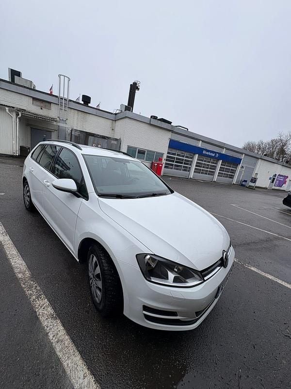 Begagnad VW Golf VII 110 HK (80 kW) 2016