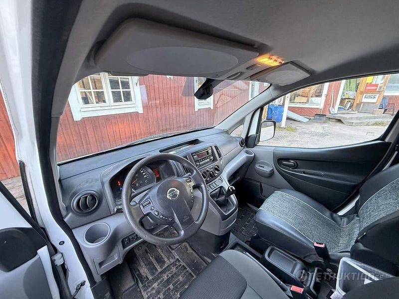 Begagnad Nissan NV200 86 HK (63 kW) 2012 Vit Minibuss