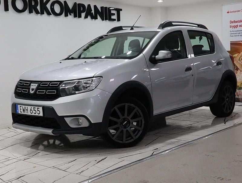 Silver Begagnad 2016 Dacia Sandero Stepway Kombi | 79 900 kr (Marknadspris) - Bild 1/4