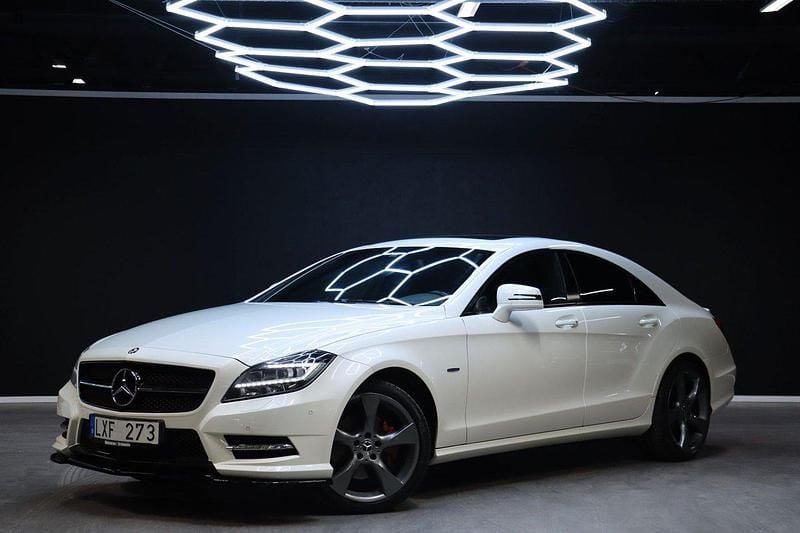 Vit Begagnad 2012 Mercedes CLS350 AMG Sportkupé | 249 900 kr (Bra pris) - Bild 1/4