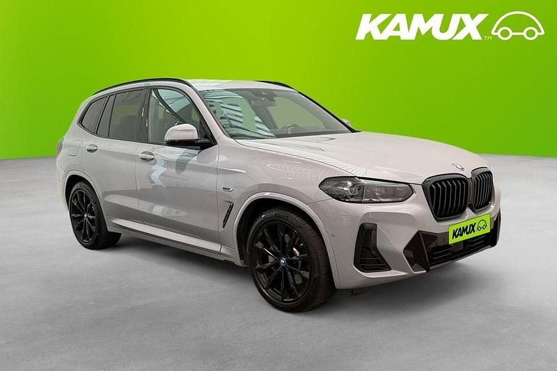 Grå Begagnad 2022 BMW X3 M Sport SUV | 474 800 kr (Marknadspris) - Bild 1/4