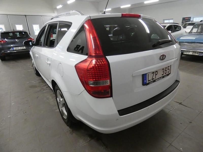 Begagnad Kia Ceed Sportswagon 128 HK (94 kW) 2012 Vit Kombi